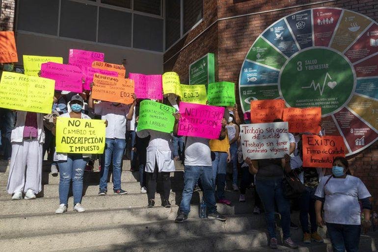 Trabajadores de Salud protestaron por la recontratación sin cambio de ...