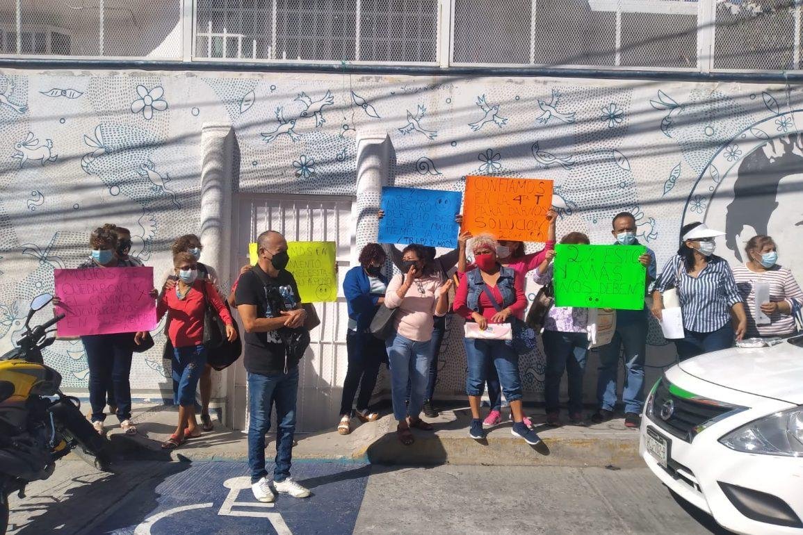 Protesta magisterio en Chilpancingo para exigir plazas y pagos