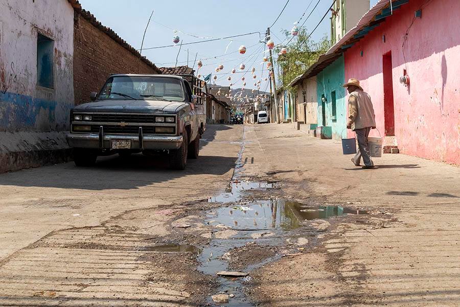 Problemas de salud provoca planta tratadora abandonada en Huitziltepec; exigen que se construya otra