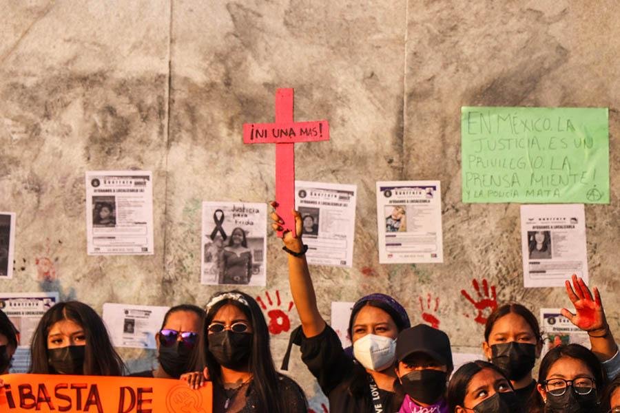 Protestan en Chilpancingo y en Tlapa contra violencia hacia las mujeres