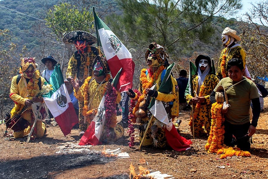 Campesinos nahuas esperan que con ritual prehispánico lleguen las lluvias