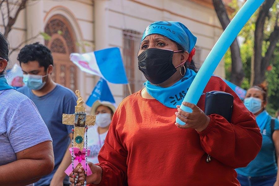 Grupos religiosos marchan en Chilpancingo en rechazo a la despenalización del aborto