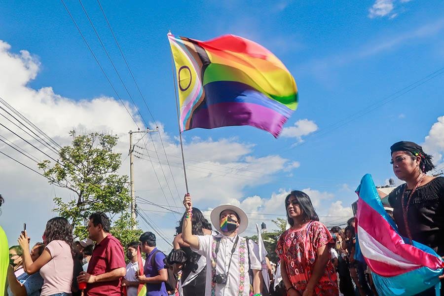 Con marcha, la población LGBTI+ exige matrimonio igualitario y alto a crímenes de odio