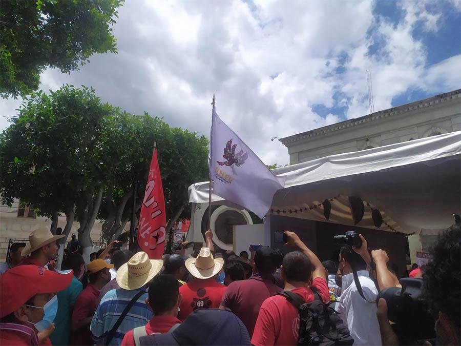 Activistas irrumpen acto de la gobernadora Evelyn Salgado