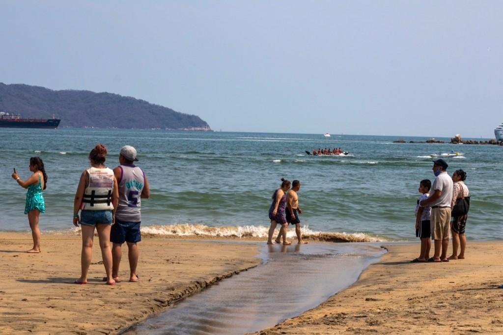 Tres playas de Acapulco no son aptas para uso de los bañistas dice Cofepris
