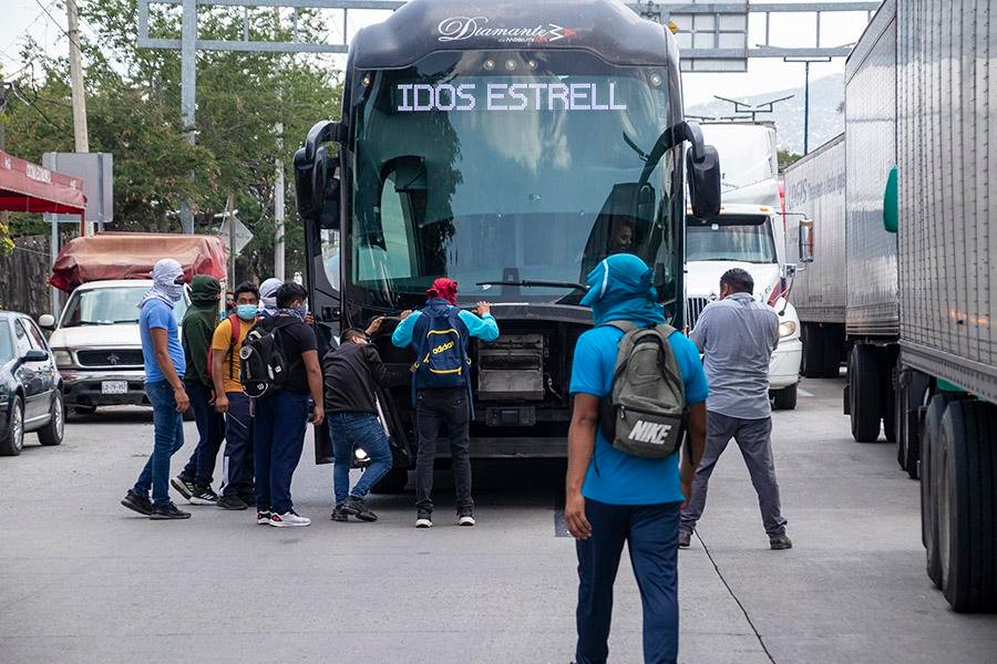 Revelan la existencia de un séptimo autobús en la desaparición de los 43 normalistas de Ayotzinapa