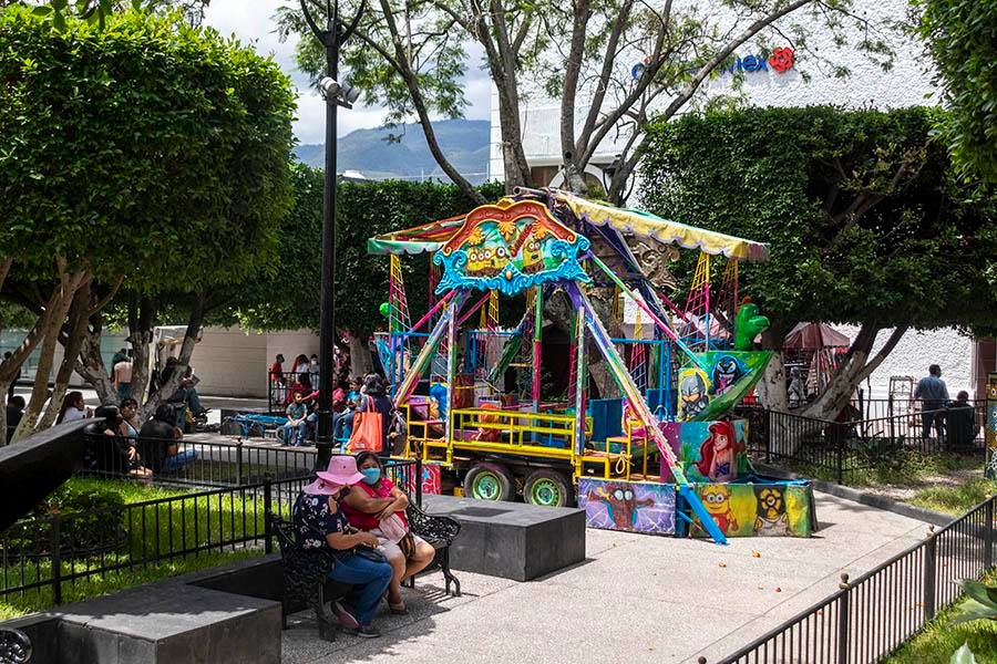 La alcaldesa autoriza otra vez instalación de juegos mecánicos en plaza central