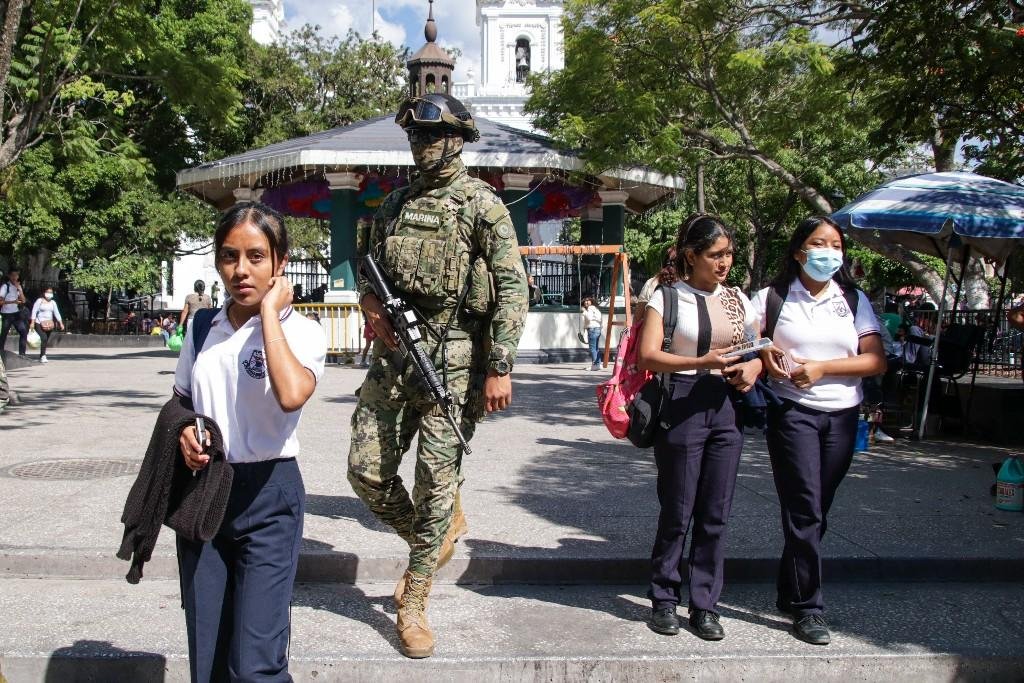 Llegan más marinos a Chilpancingo después de seis asesinatos a balazos