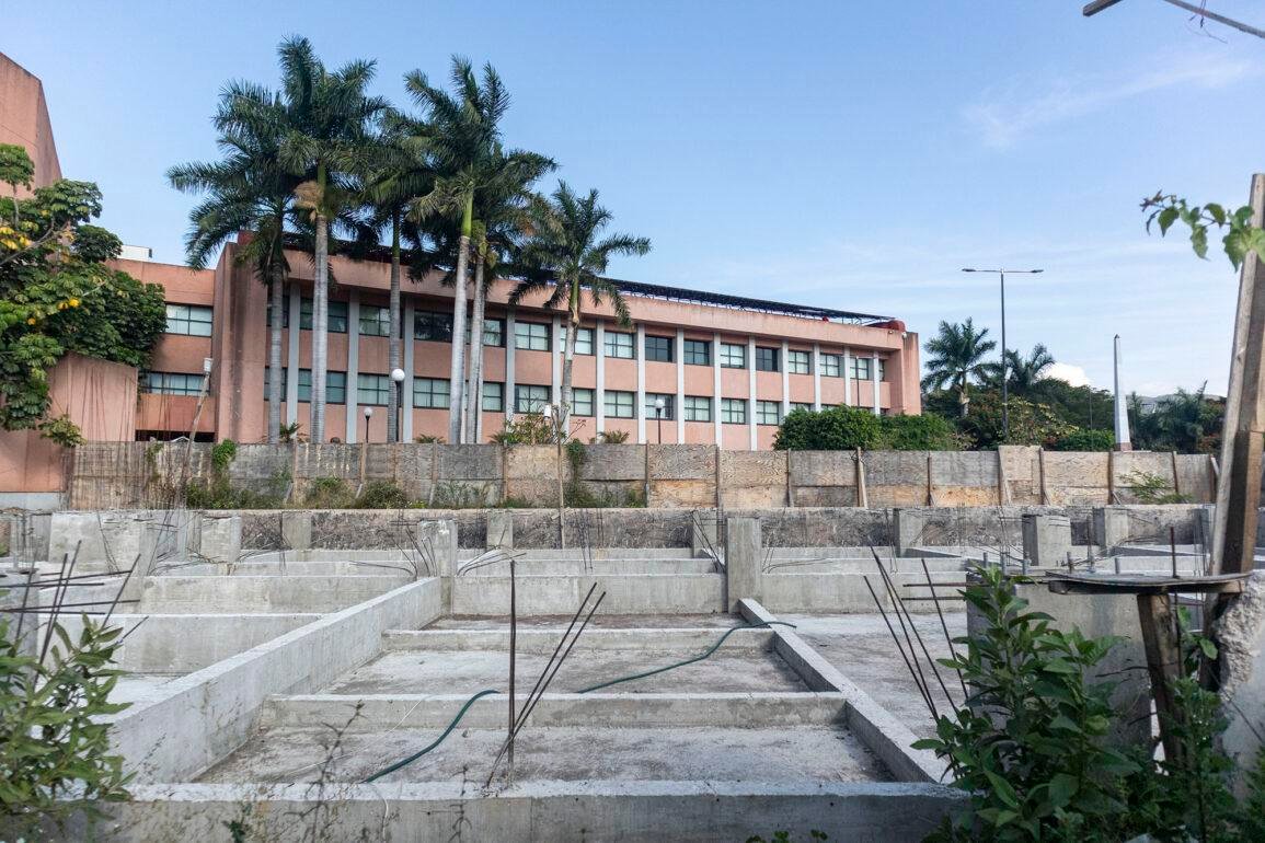 Sigue parada la obra de la biblioteca del Congreso, sin fecha para reanudarla