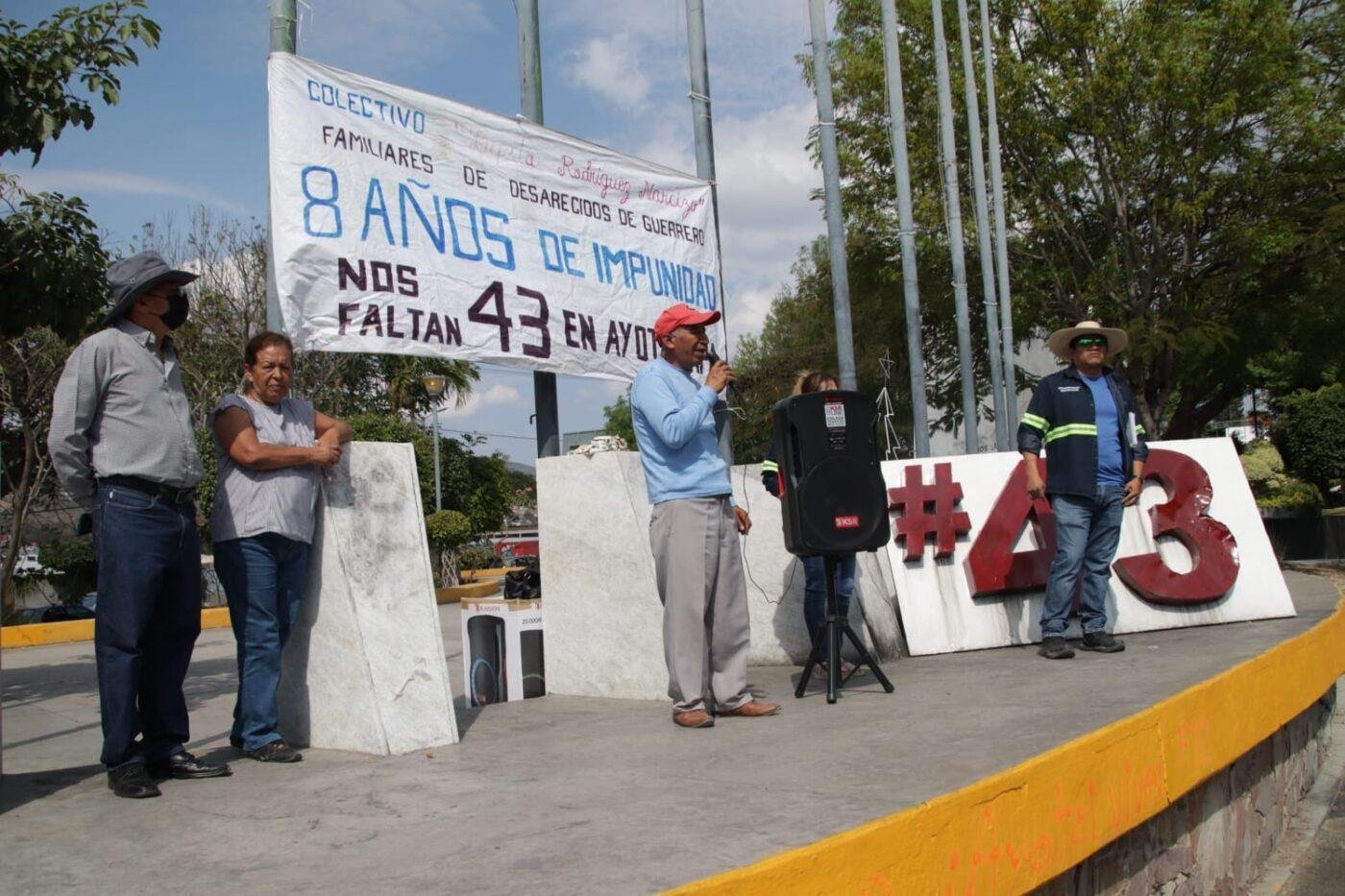 Se cumplen 100 meses de la desaparición de los 43 sin hallazgos ...