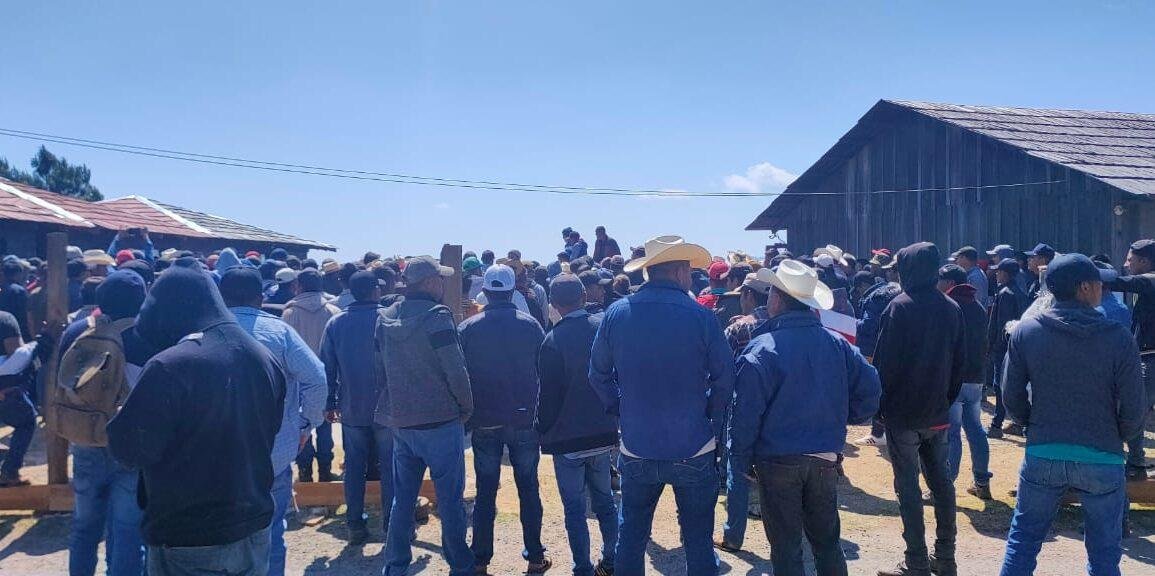 Pobladores liberan a militares y policías en la Sierra