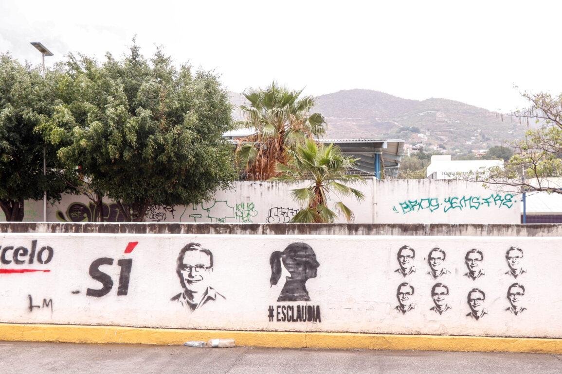 Mantienen pintas de aspirantes presidenciales de Morena en Chilpancingo con la encuesta en marcha