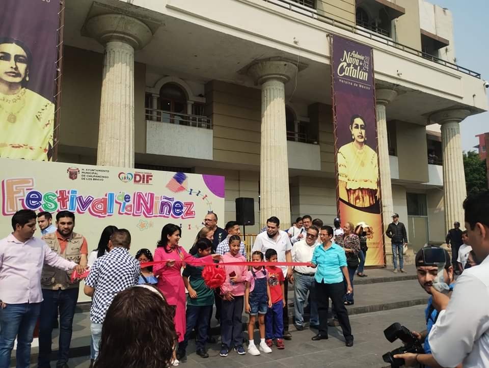 Alcaldesa de Chilpancingo realiza festival con niños en plena contingencia ambiental