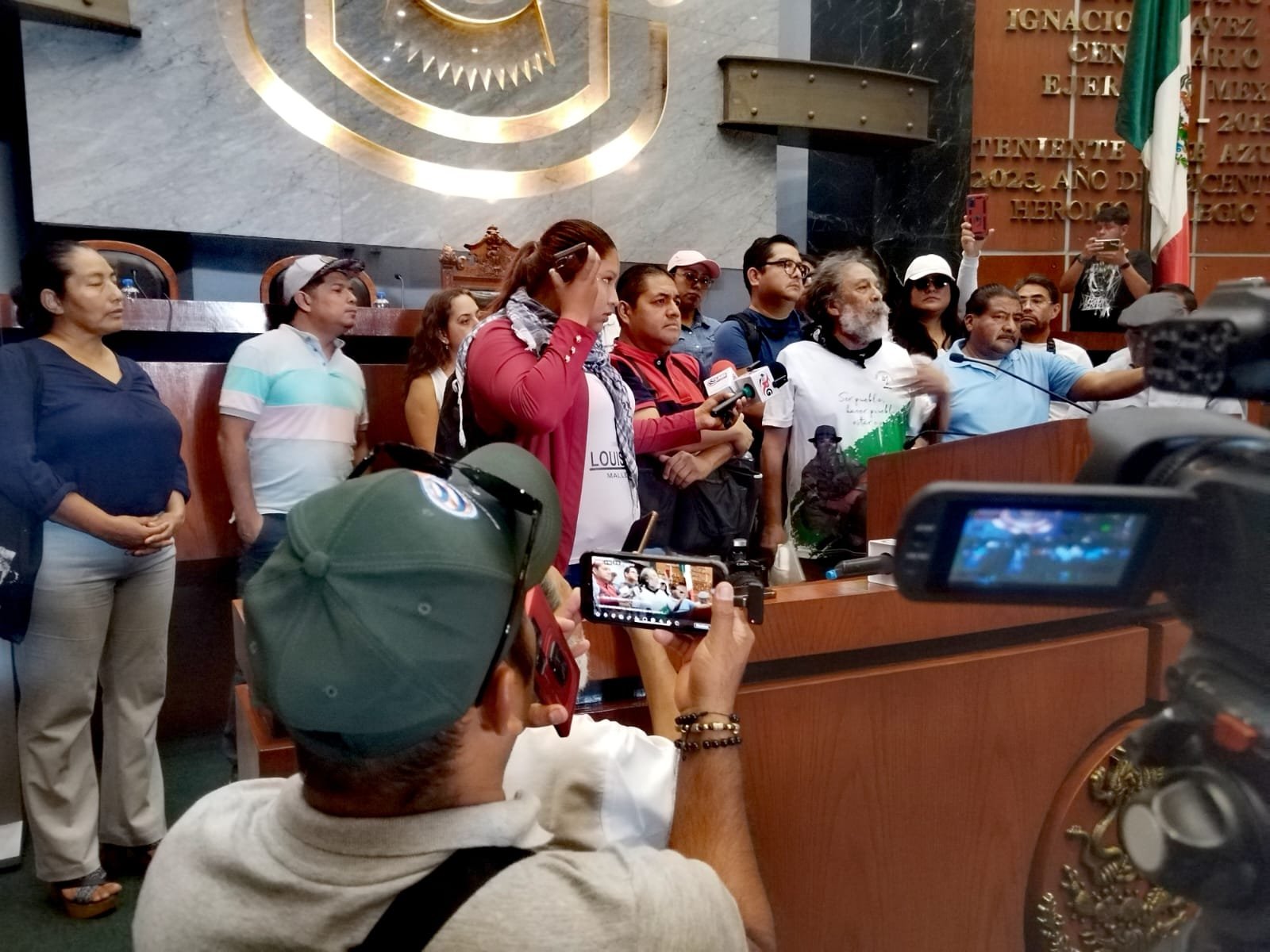Periodistas protestan en Congreso local